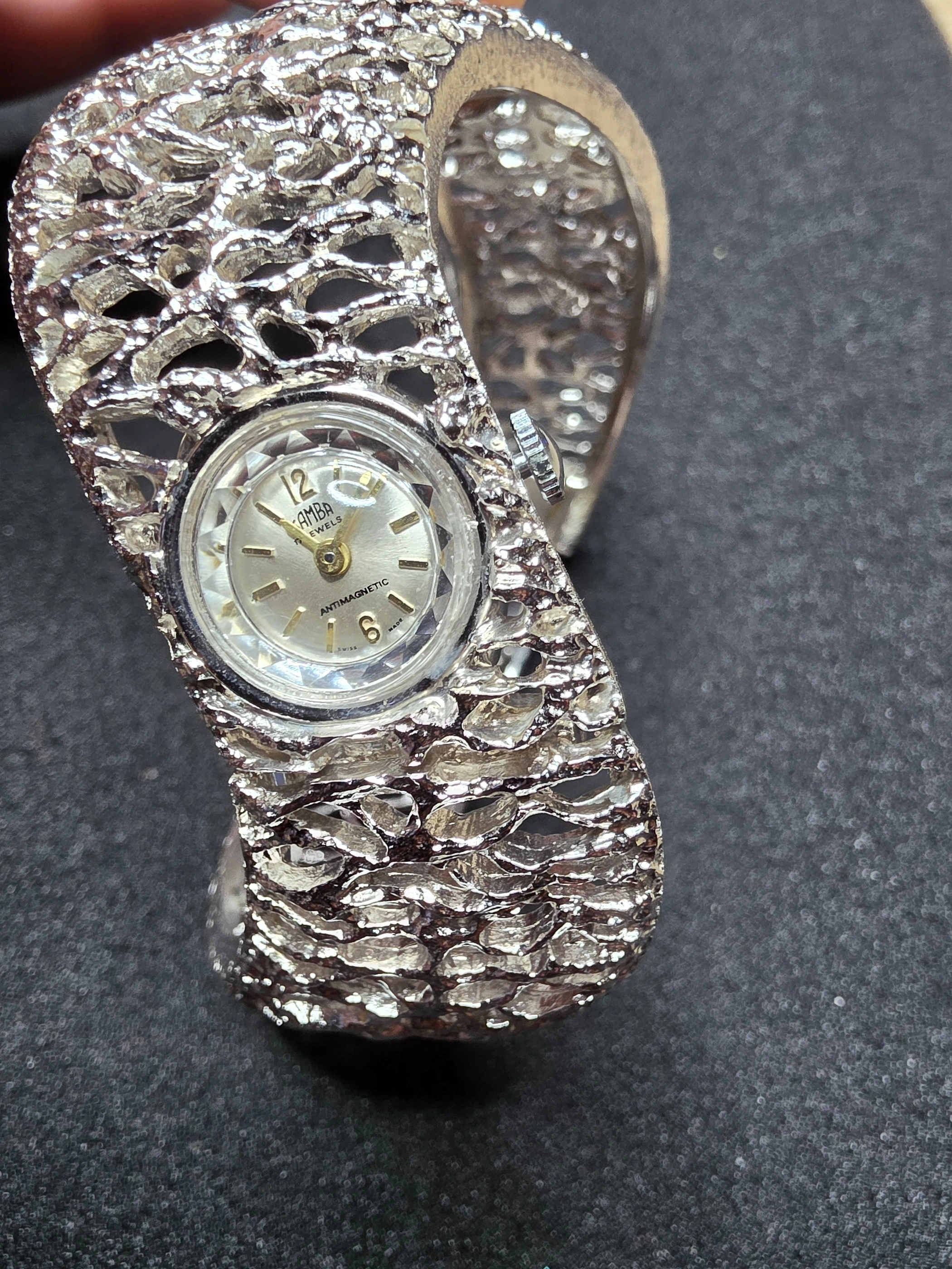 Samba Wristwatches – Very Good