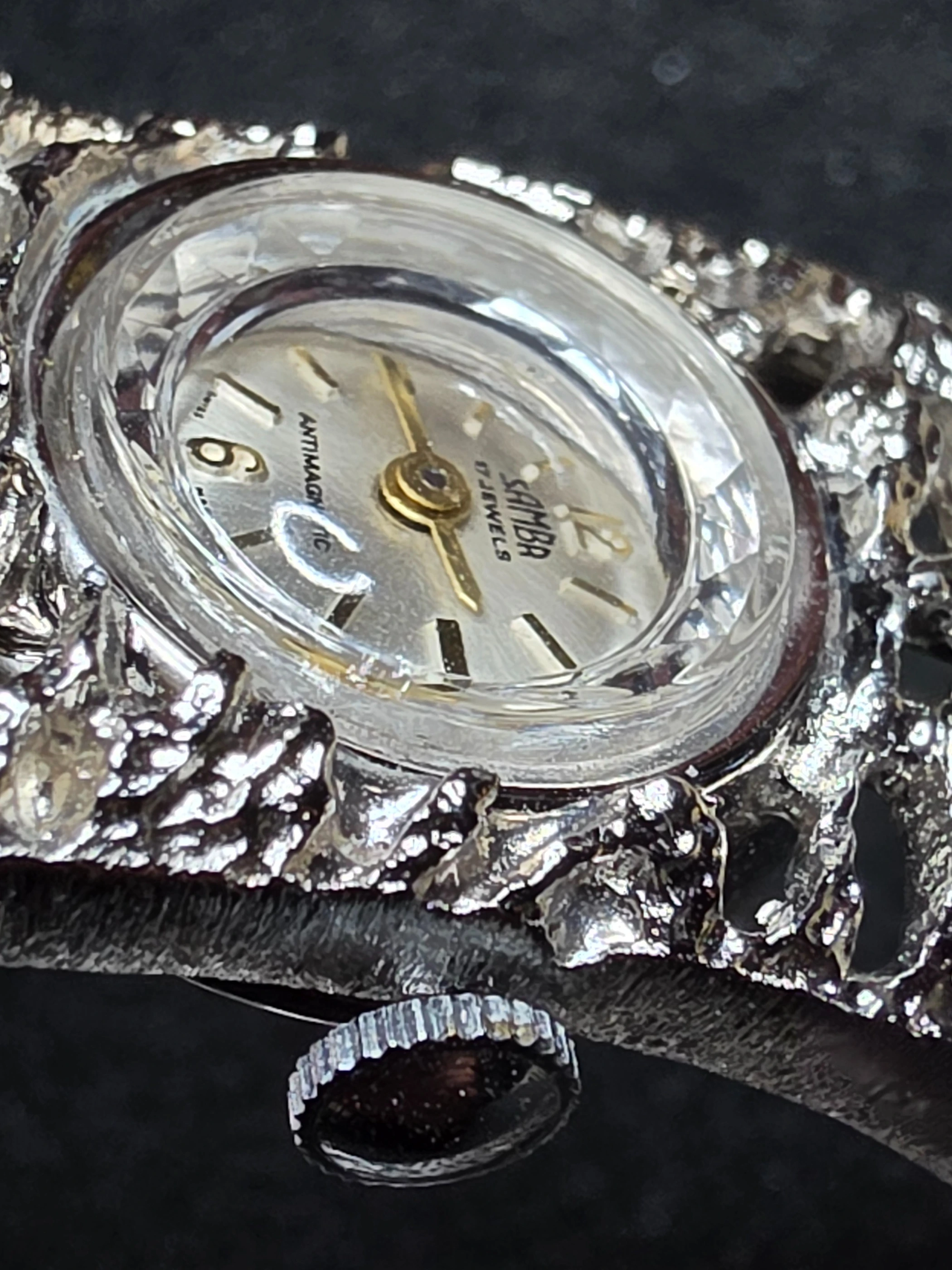 Samba Wristwatches – Very Good 9