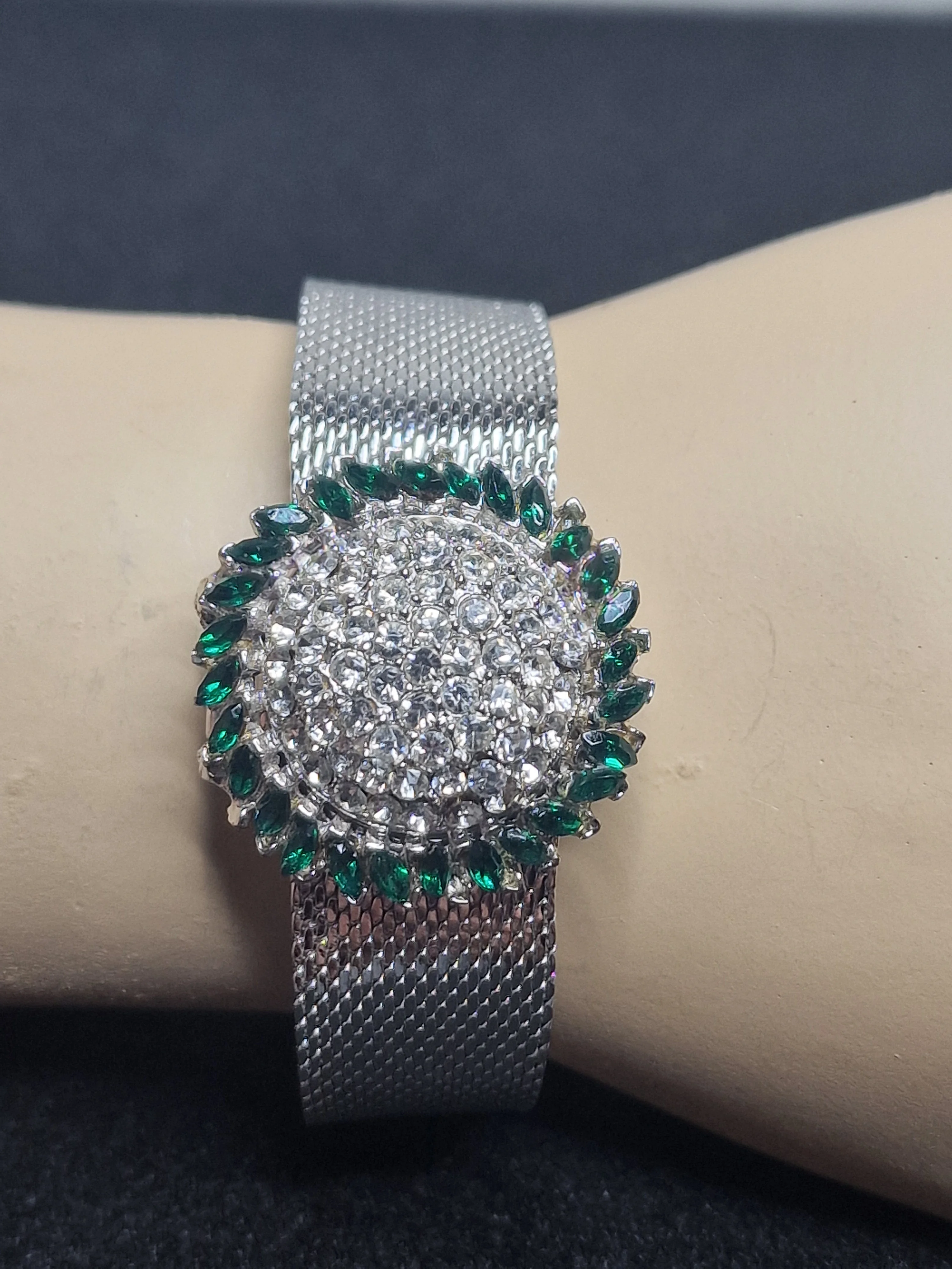 💎 Vintage Ladies’ Jewelry Watch – HUDSON | Hand-Wound | Late 1960s | Swiss Made | NOS