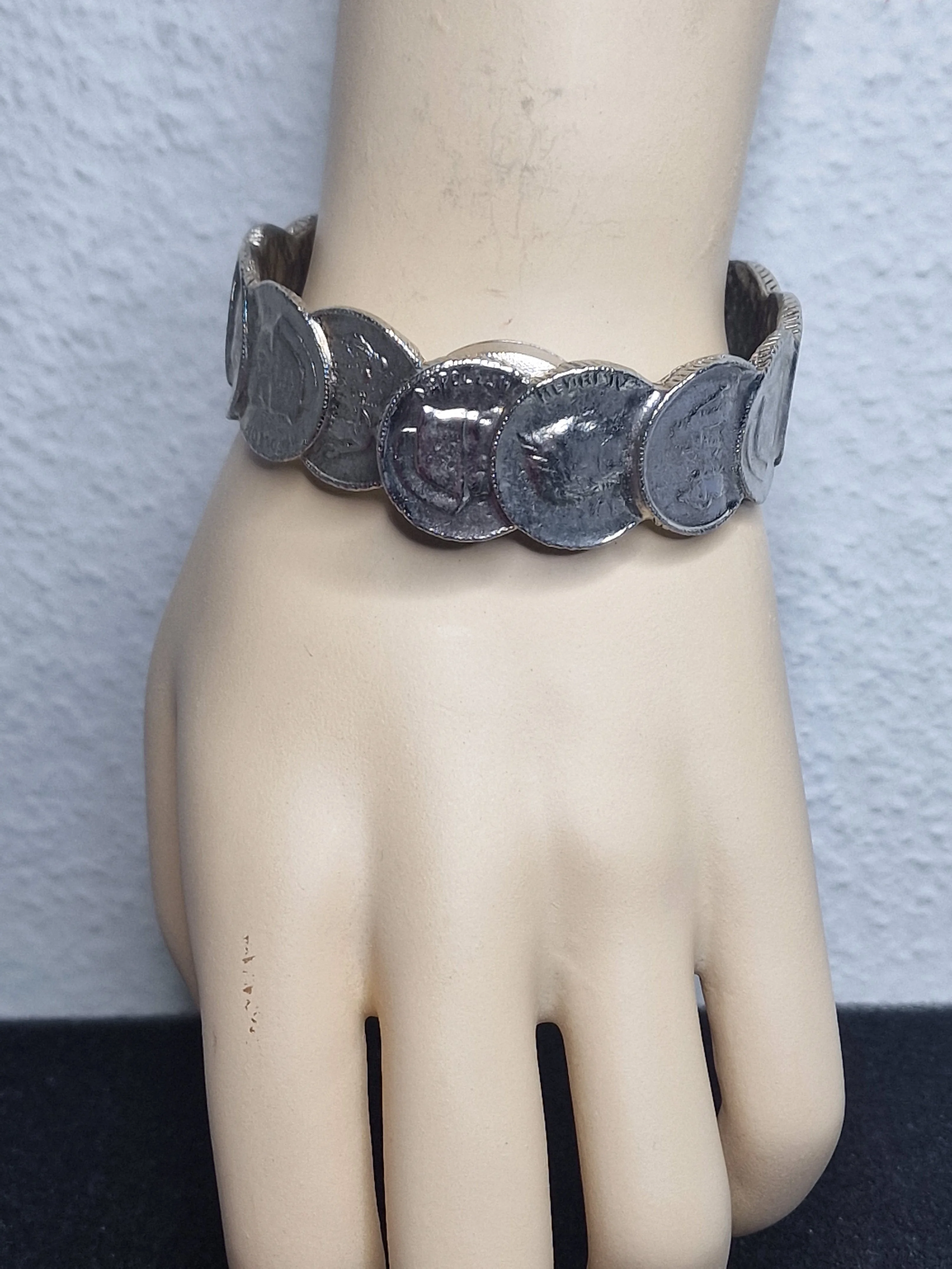 💎 Vintage Ladies’ Jewelry Watch – SAMBA | Hand-Wound | Late 1960s | Napoleon Coin Design | Swiss Made