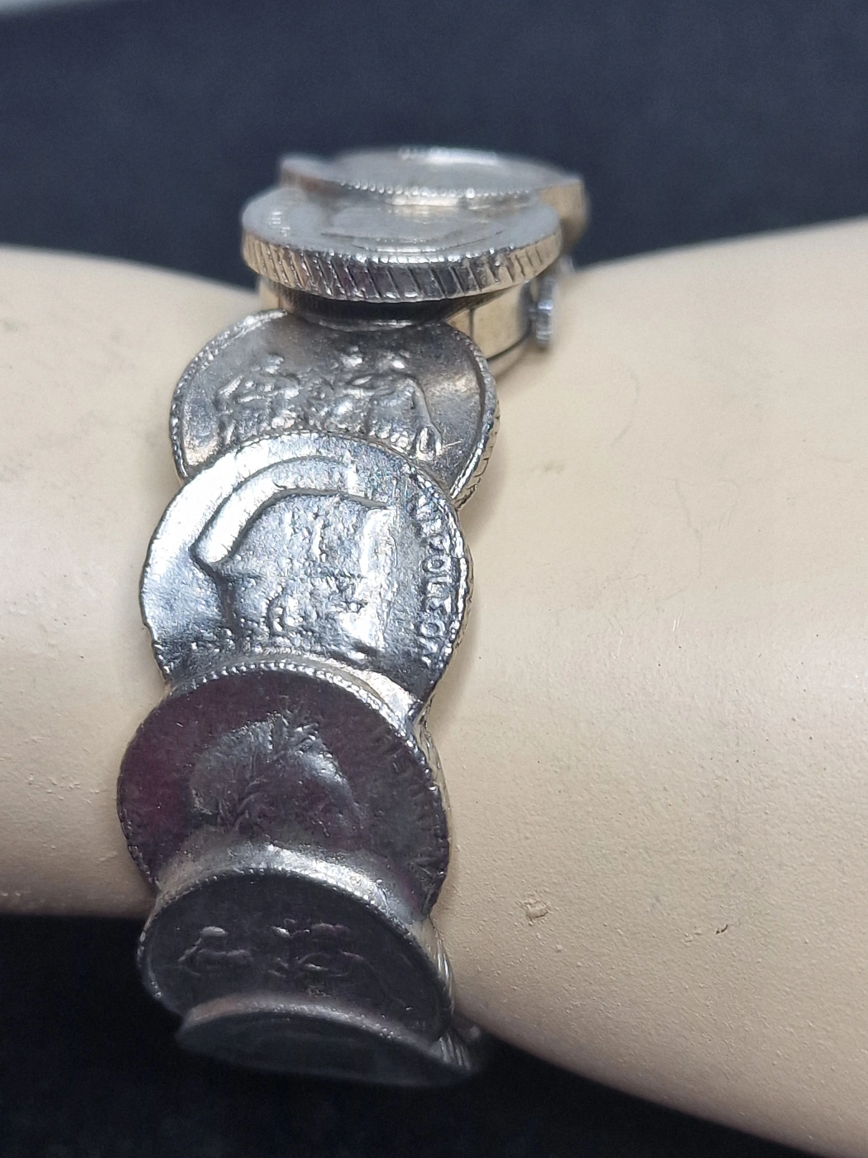 💎 Vintage Ladies’ Jewelry Watch – SAMBA | Hand-Wound | Late 1960s | Napoleon Coin Design | Swiss Made 2