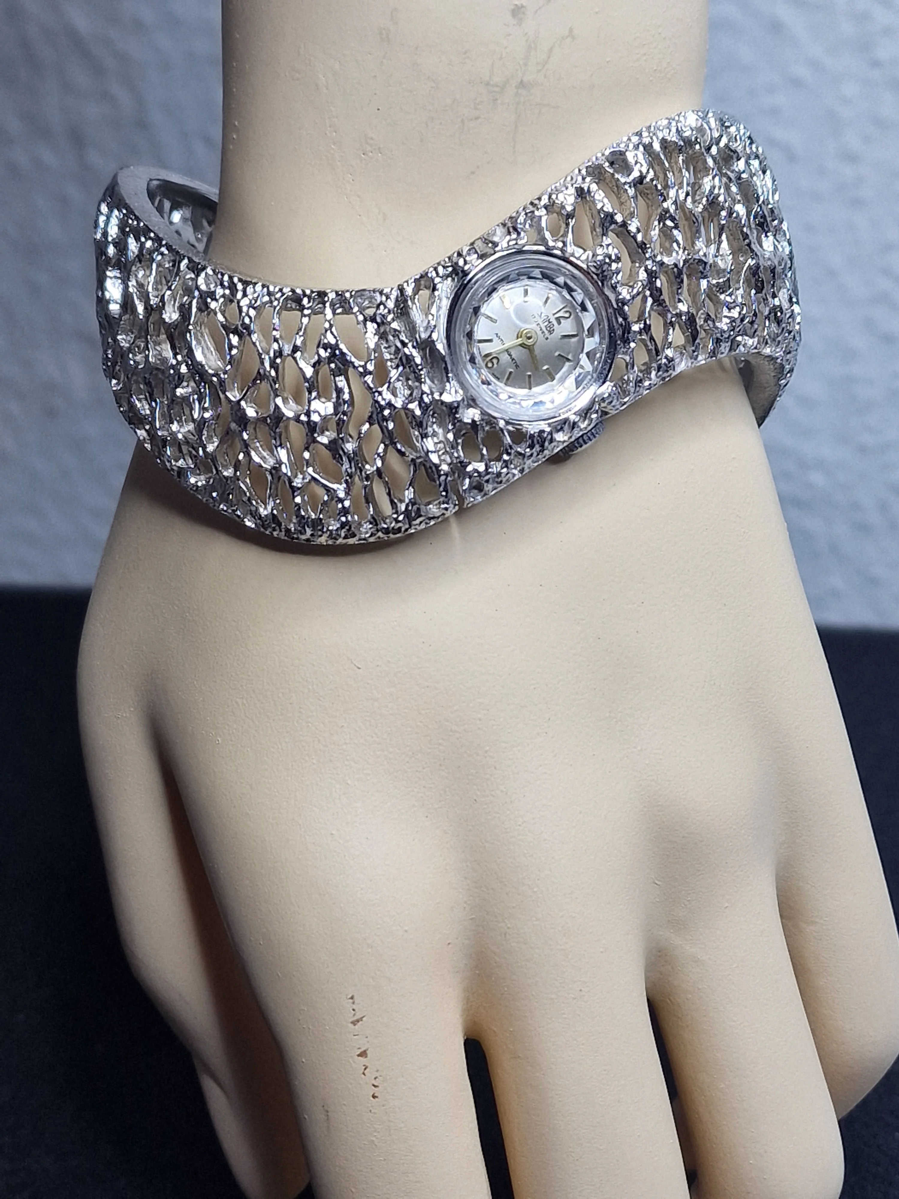 Vintage Ladies’ Clasp Watch – SAMBA De Luxe – Swiss Made – Hand-Wound – Late 1970s – NOS 3