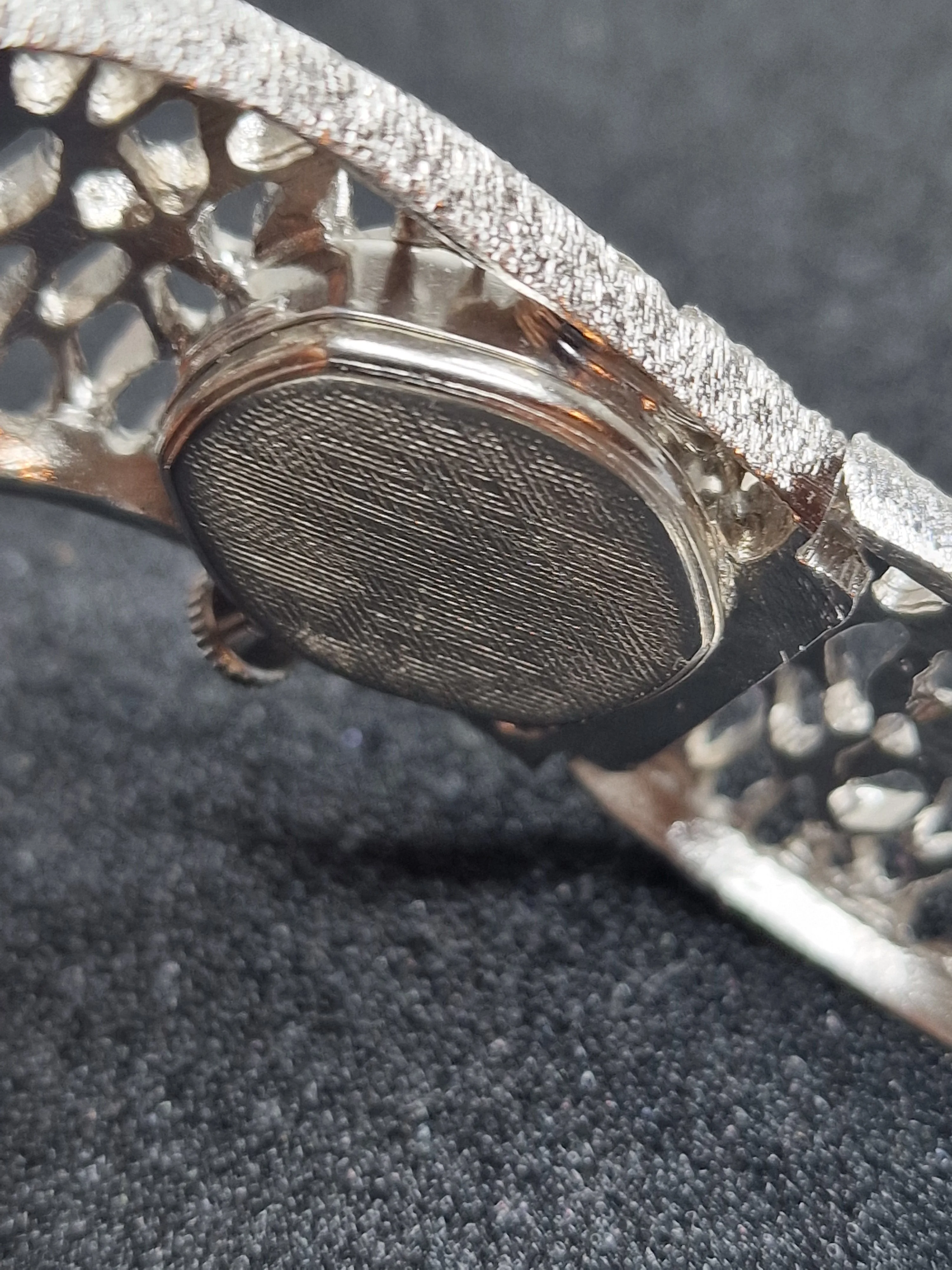 Vintage Ladies’ Clasp Watch – SAMBA De Luxe – Swiss Made – Hand-Wound – Late 1970s – NOS 9