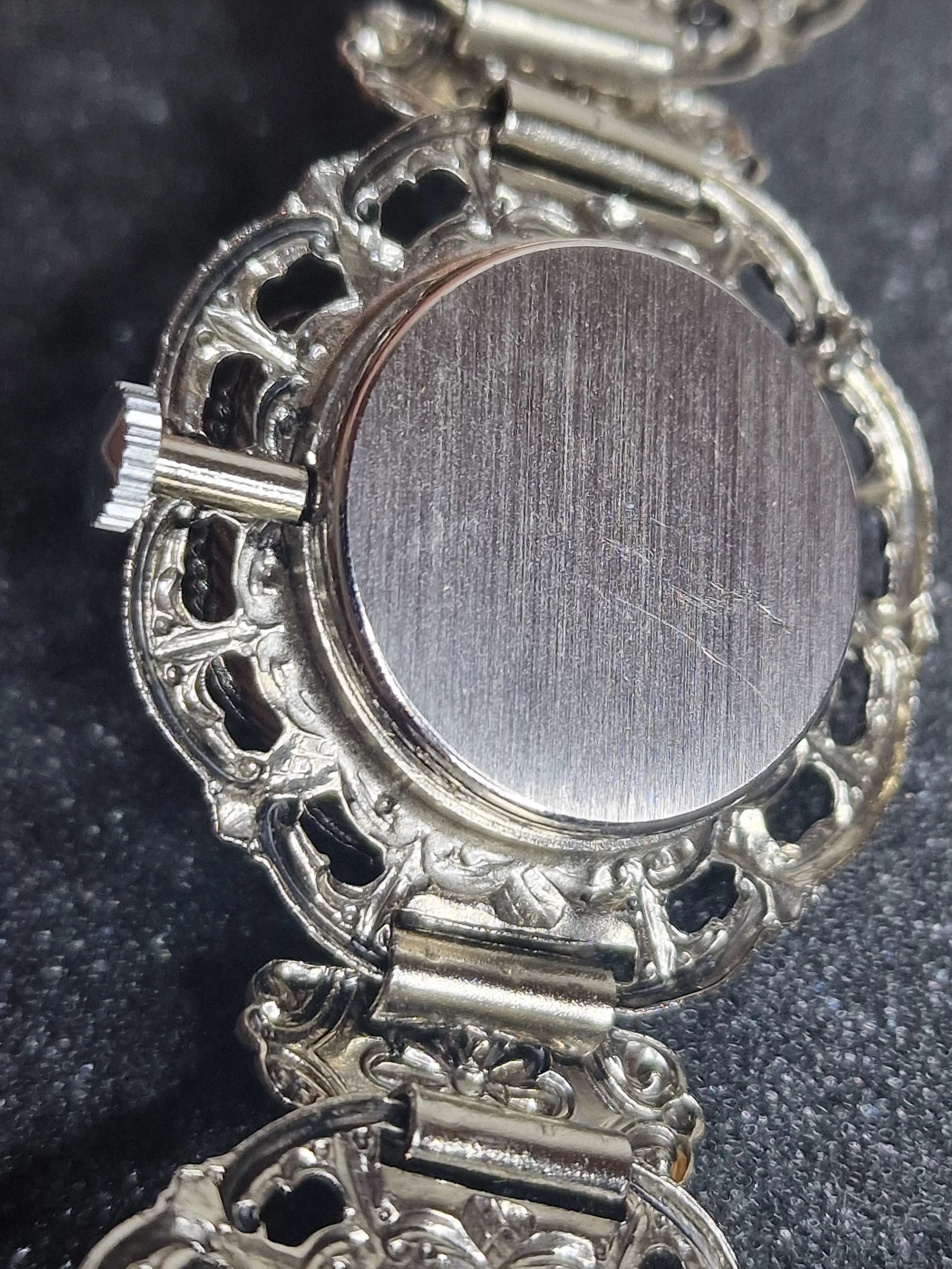 Vintage Ladies' Jewelry Watch "LUCERNE" – Swiss Made, Hand-Wound, Late 1960s 7