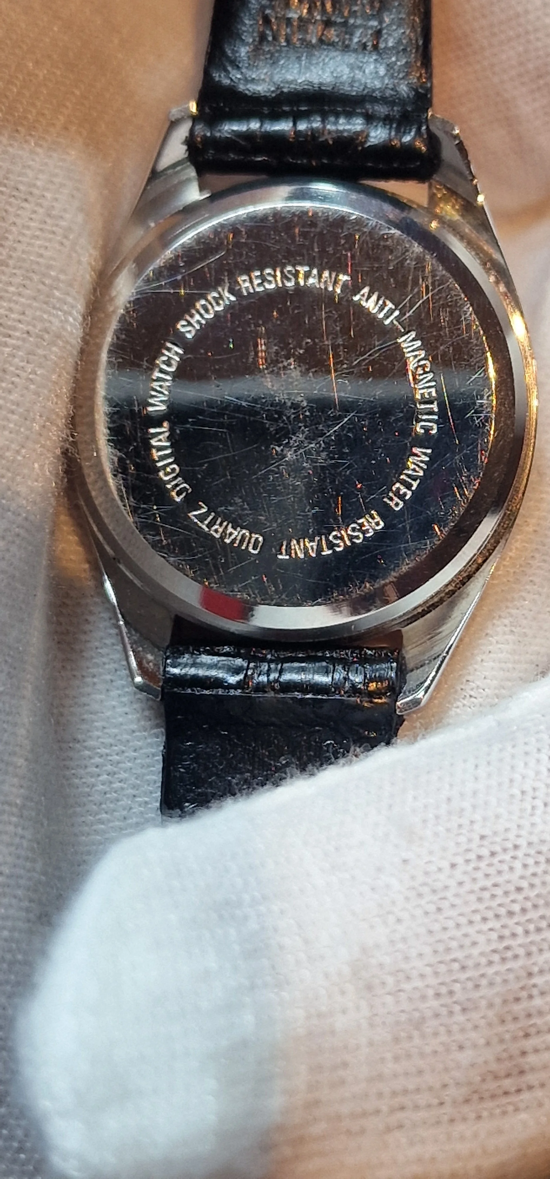 Vintage LED Women’s Watch – Red Display, 1960s/1970s, 25mm, Old Stock 17