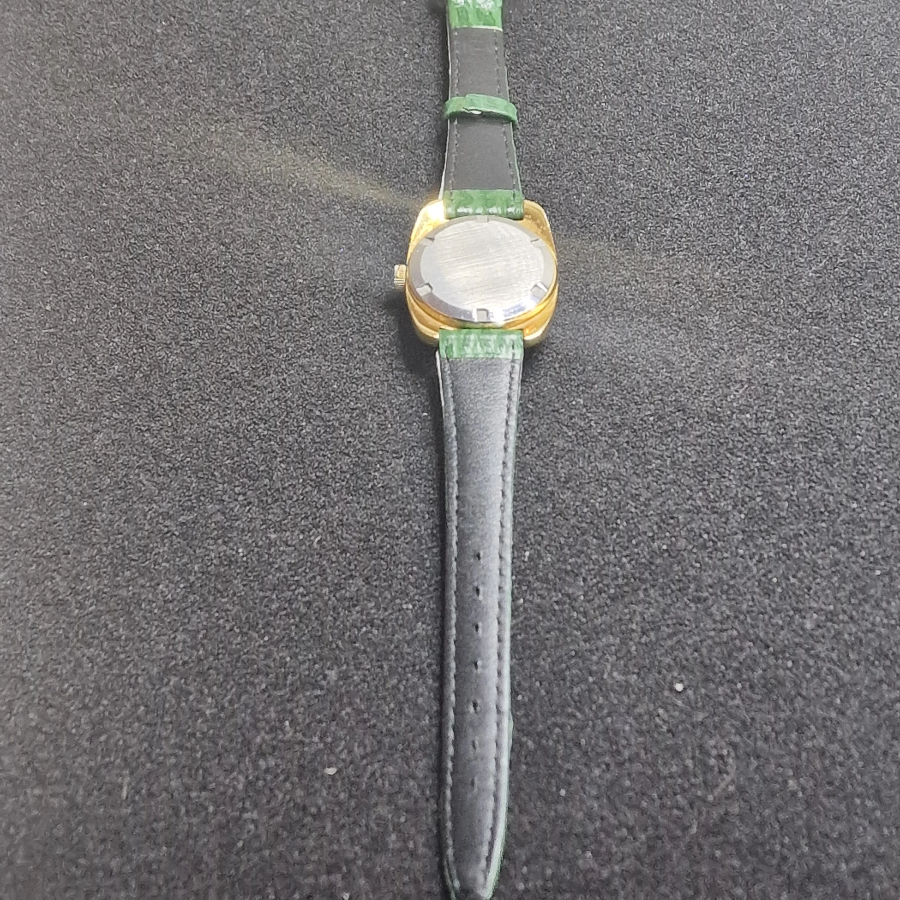 Vintage Mechanical Watch "TISSOT ACTUALIS" – Ladies, Hand-Wound, 26 x 33 mm 9