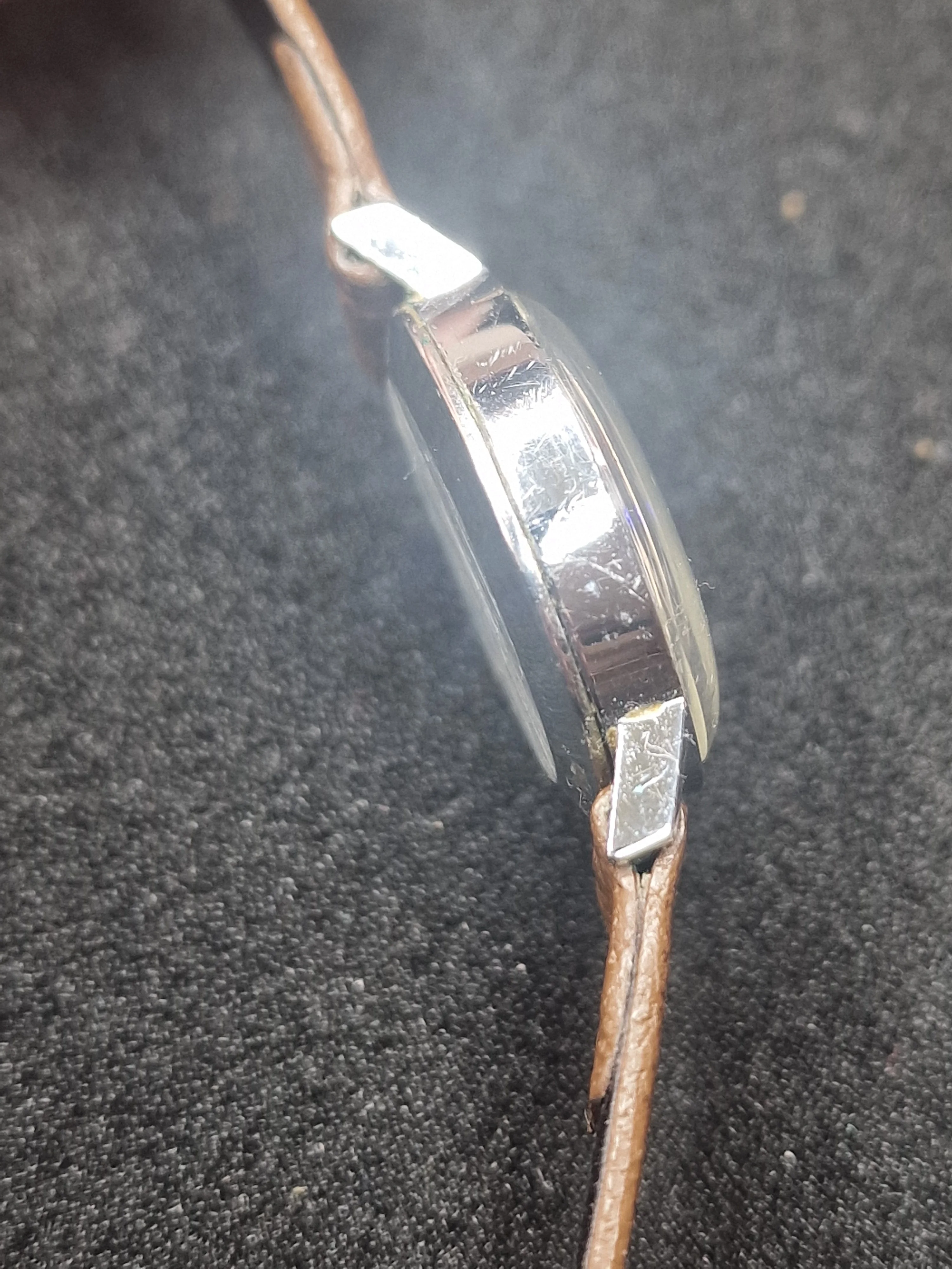 Elegant Vintage Mondia Ladies Watch – Swiss Made – 24 mm 2
