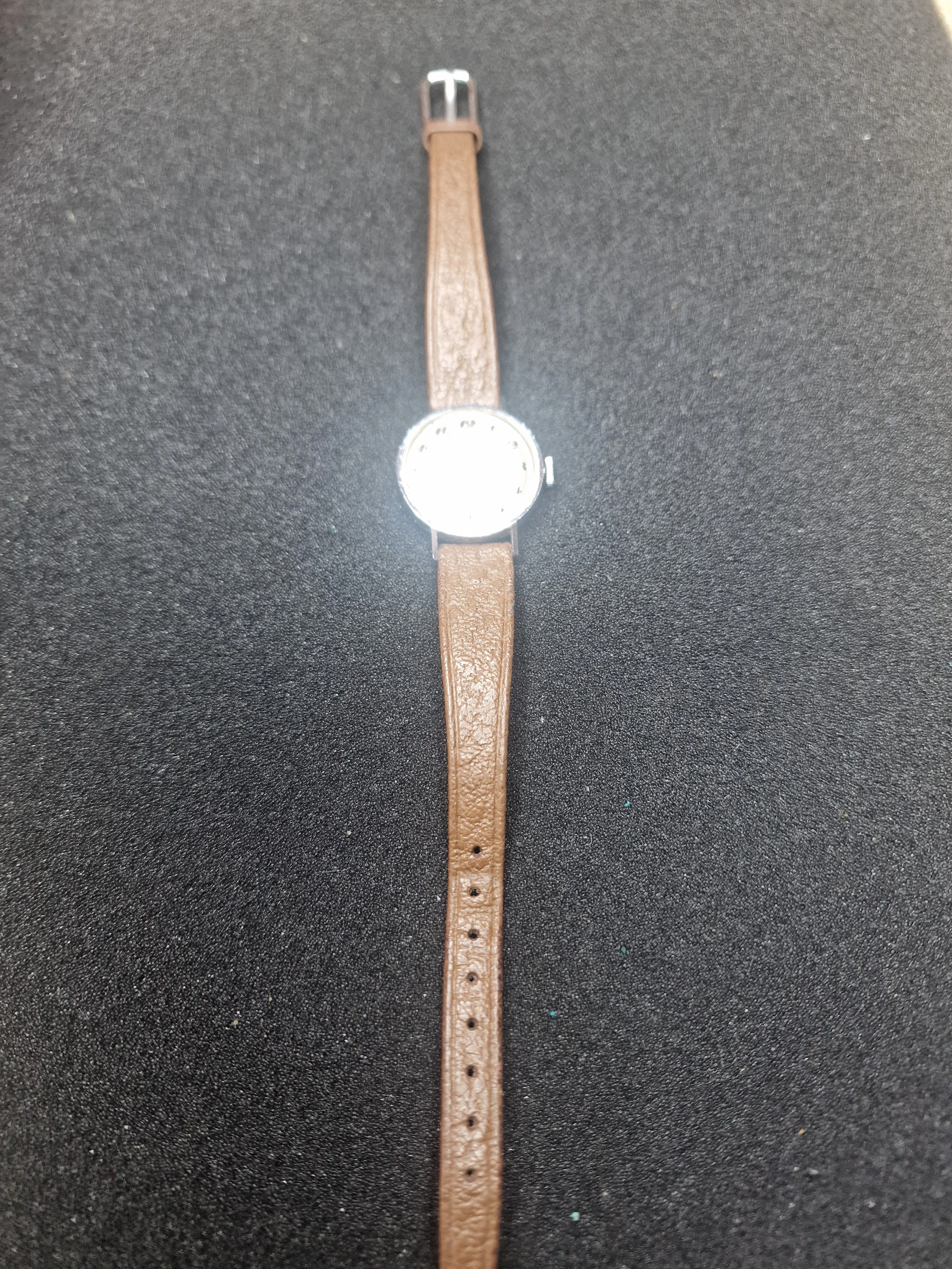 Elegant Vintage Mondia Ladies Watch – Swiss Made – 24 mm 6