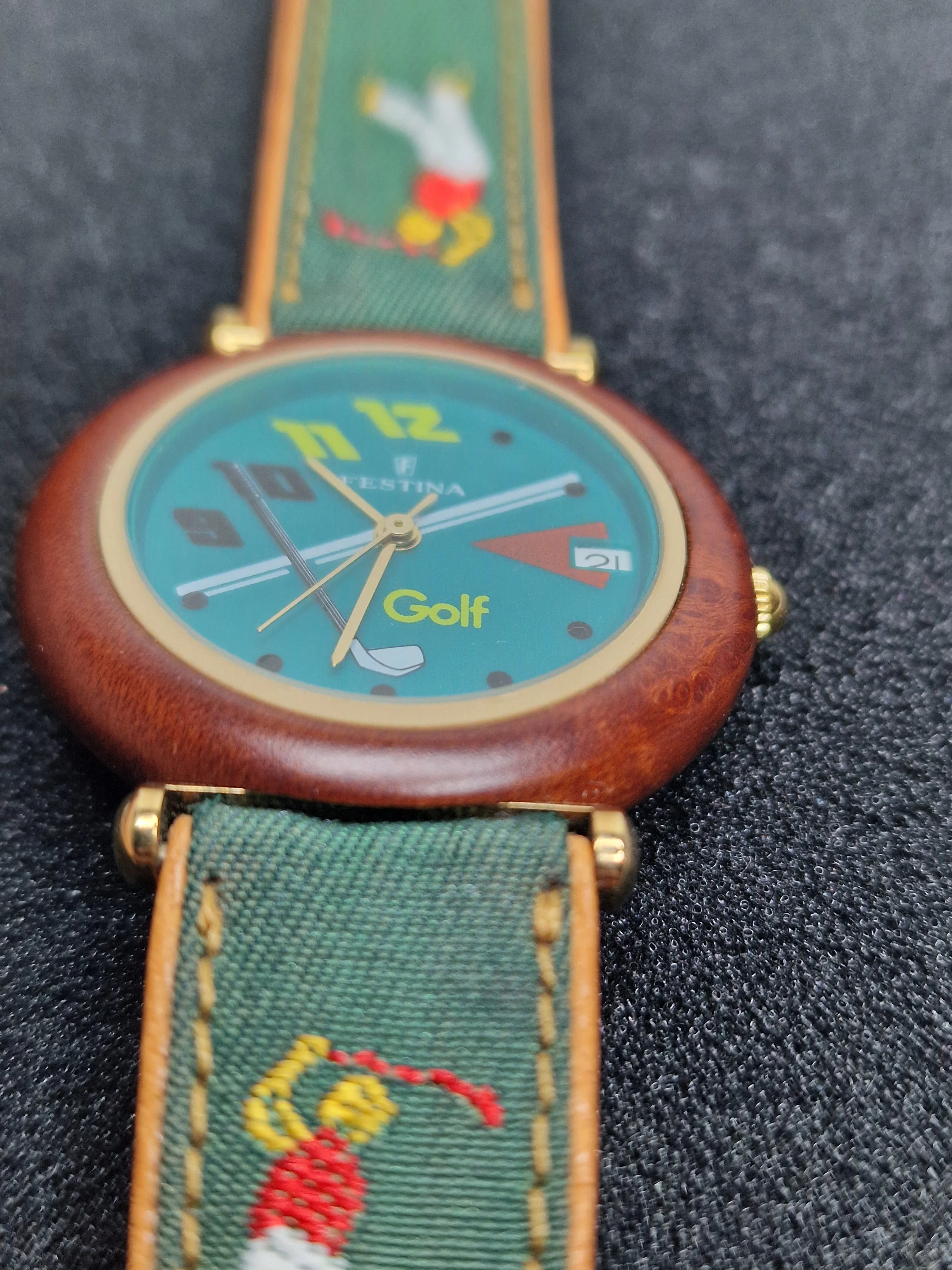 Vintage Unisex Watch – FESTINA – Quartz Movement – Swiss Made – 1980s–90s – 32mm – NOS 5